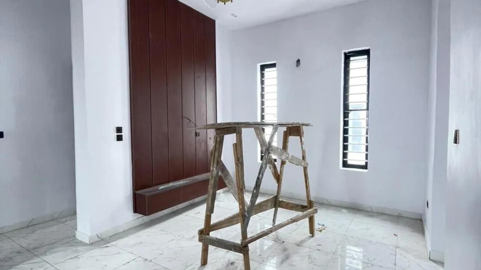 5 Bedroom Fully Detached Duplex