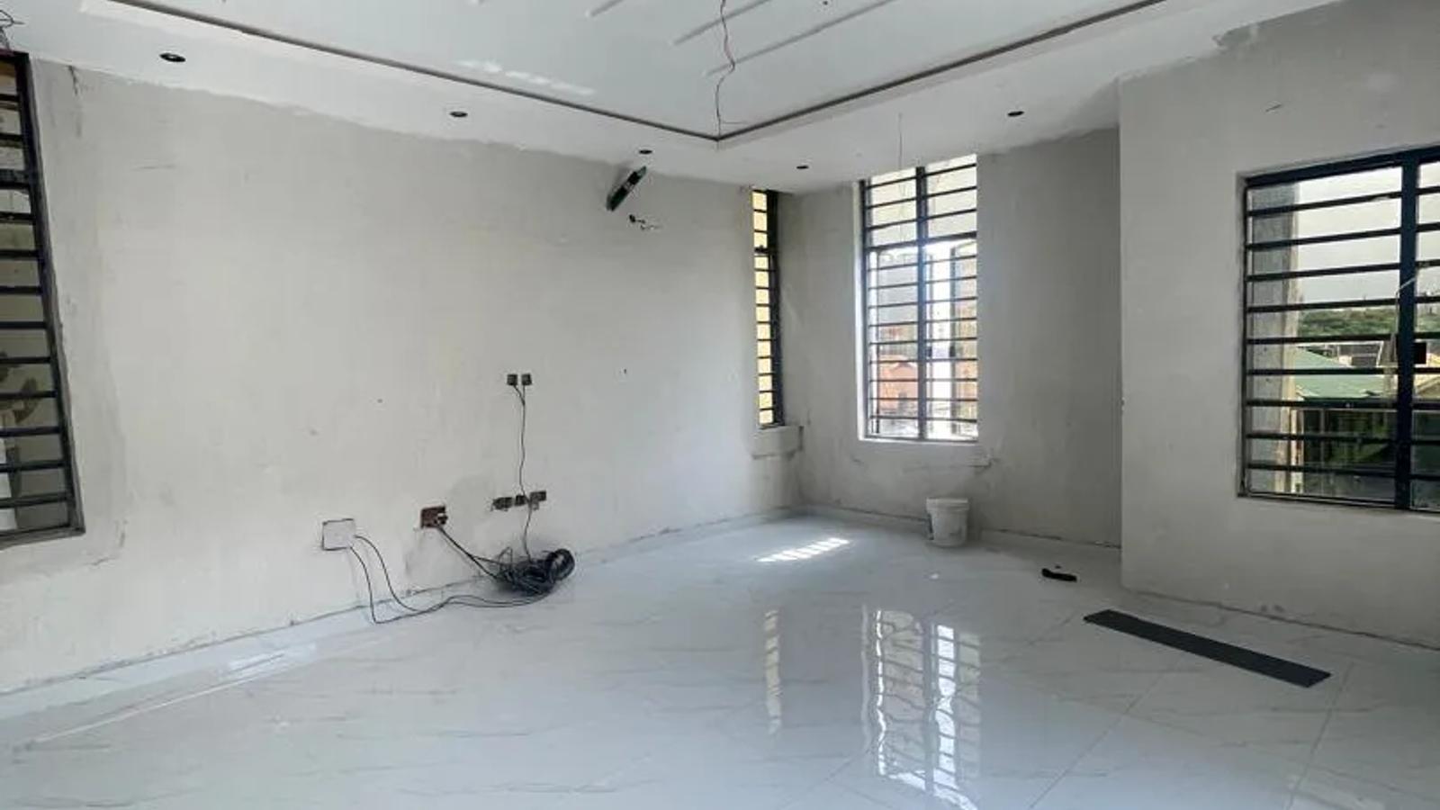 5 Bedroom Fully Detached Duplex