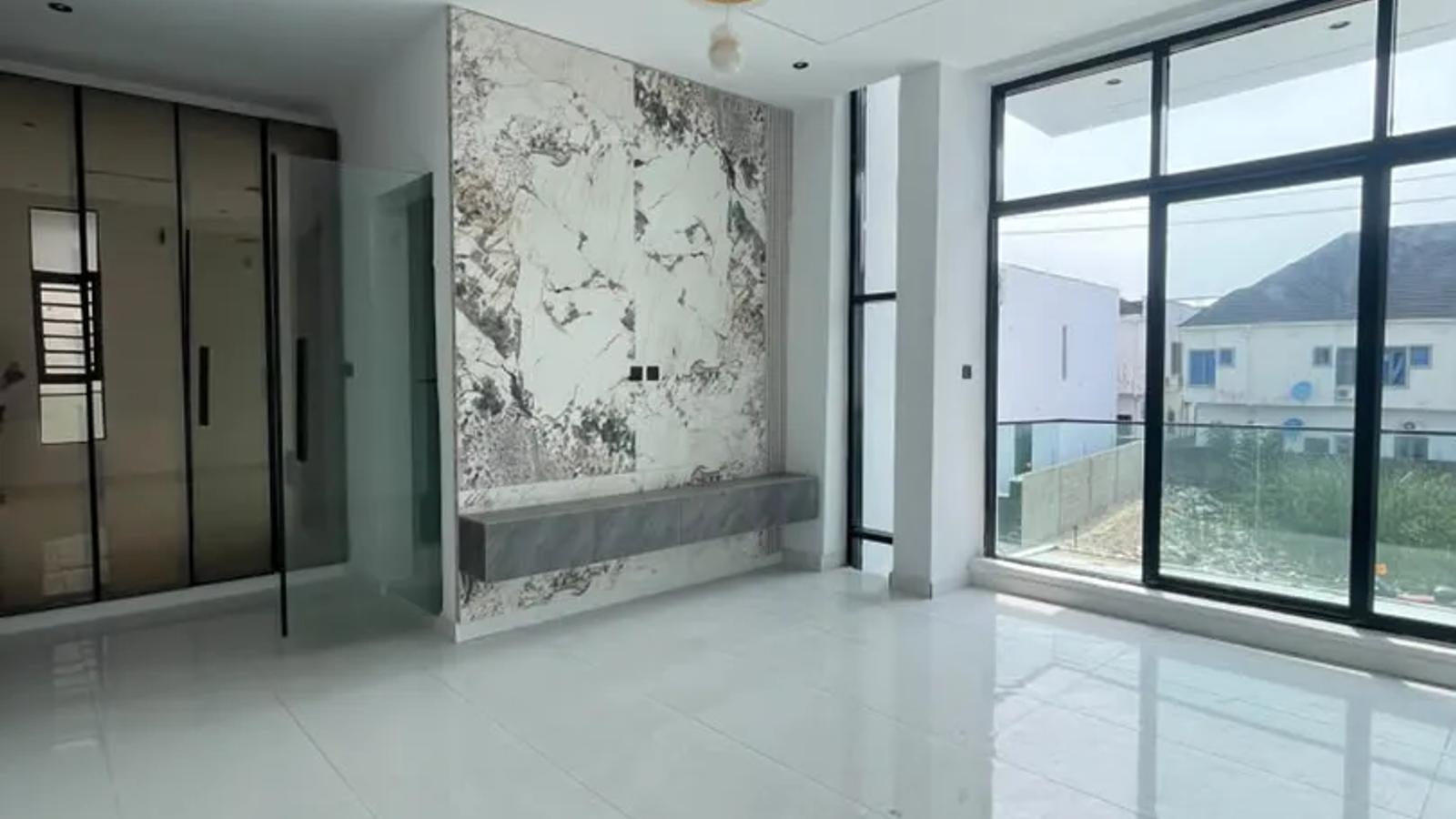 4 BEDROOM SEMI-DETACHED DUPLEX WITH BQ