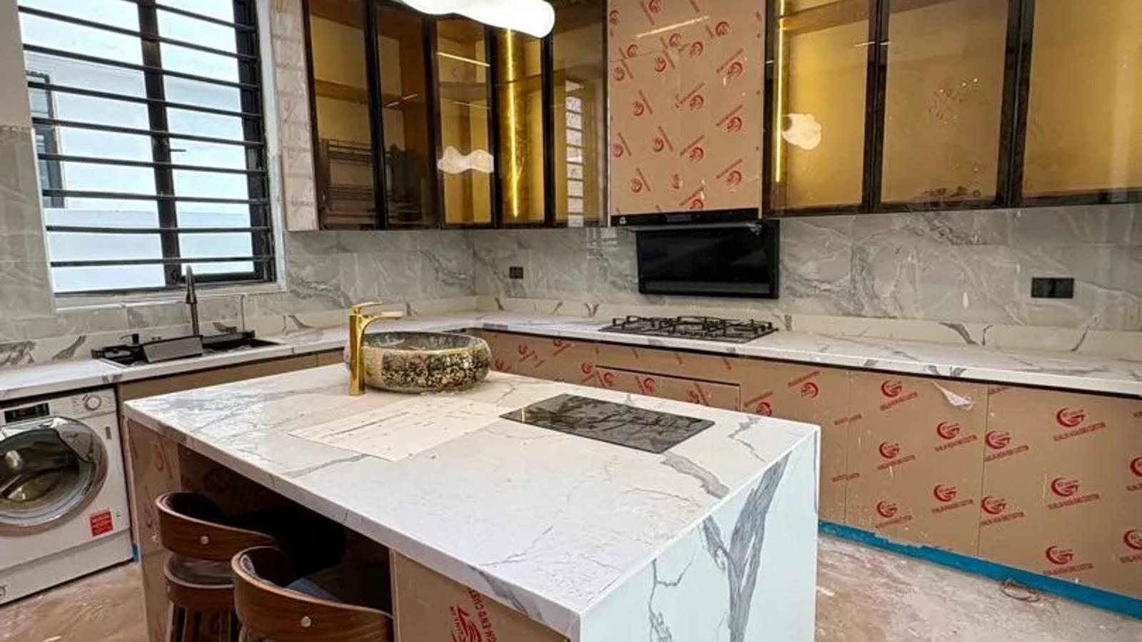 5 Bedroom Fully Detached Duplex