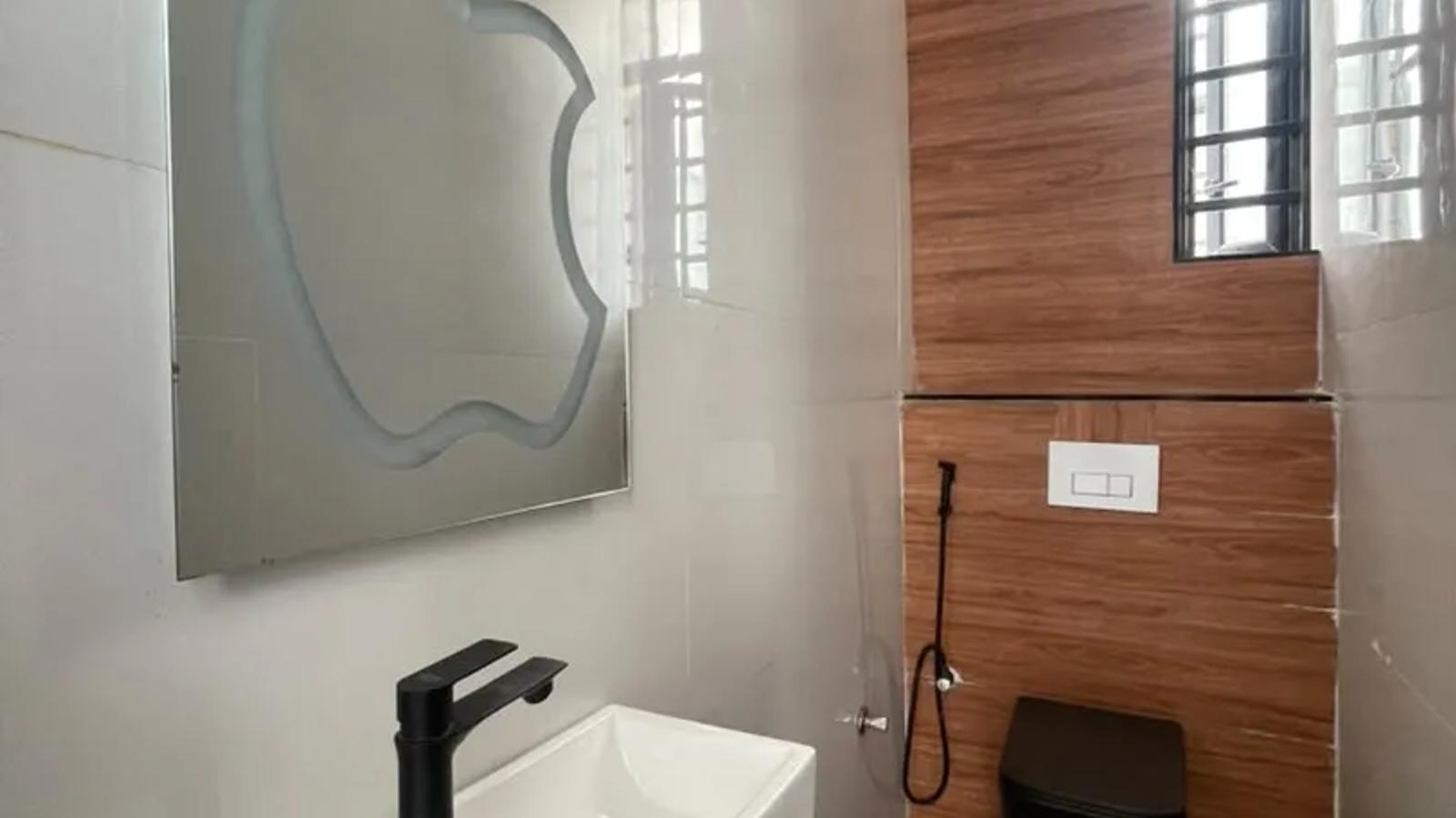 5 BEDROOM FULLY DETACHED DUPLEX WITH BQ