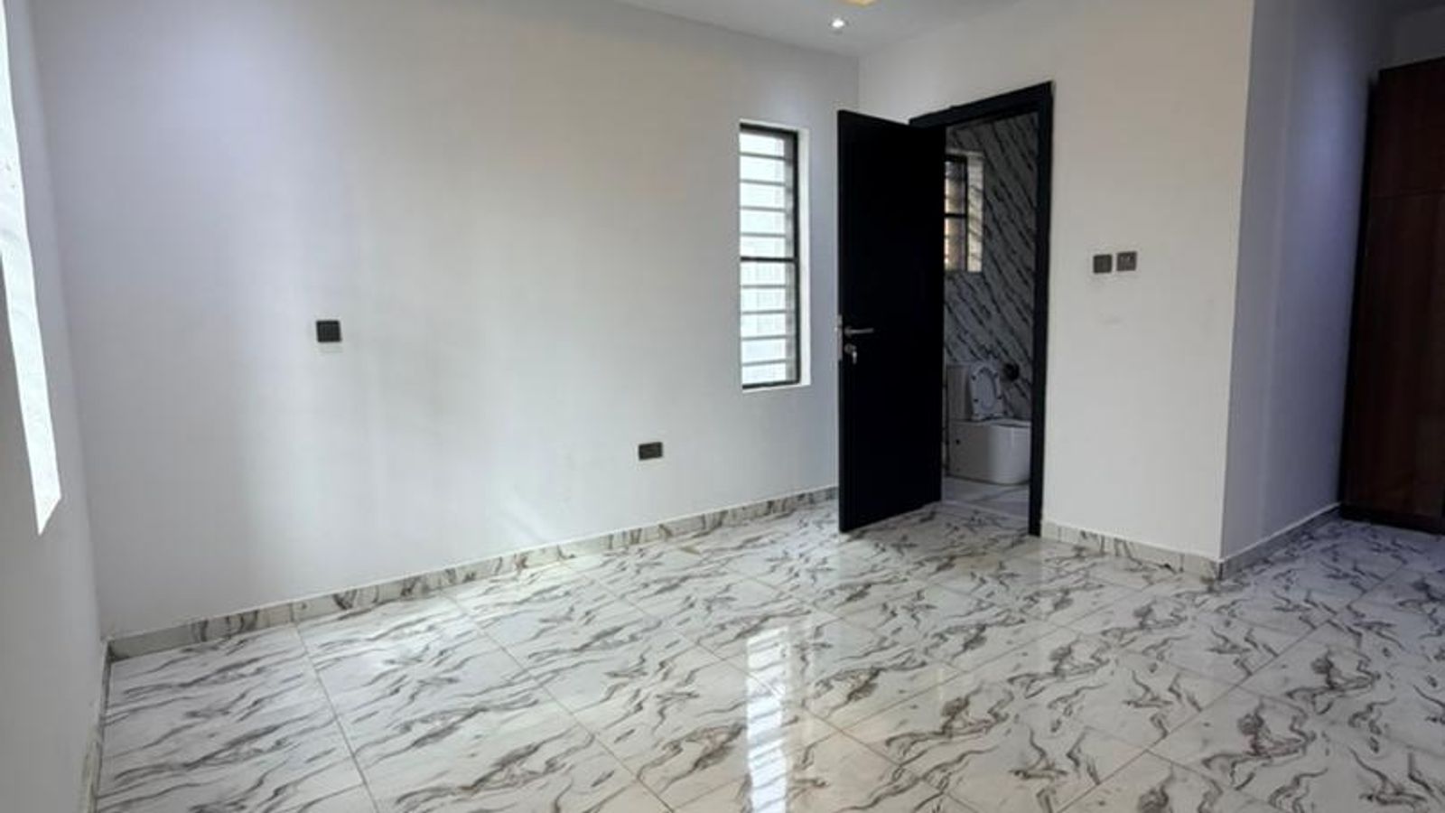 4 Bedroom Fully Detached Duplex
