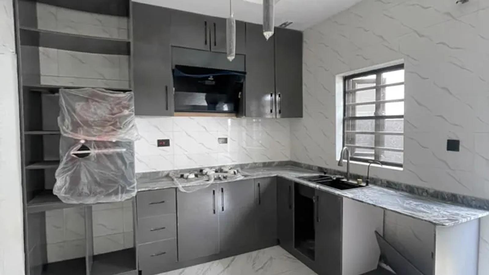 3 BEDROOM TERRACE DUPLEX WITH BQ