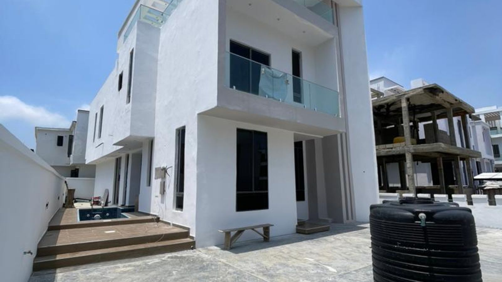 5 Bedroom Fully Detached Duplex