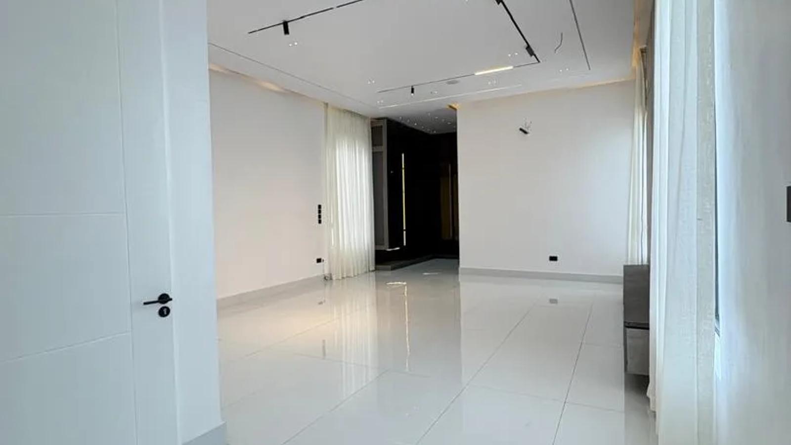 5 Bedroom Fully Detached Duplex