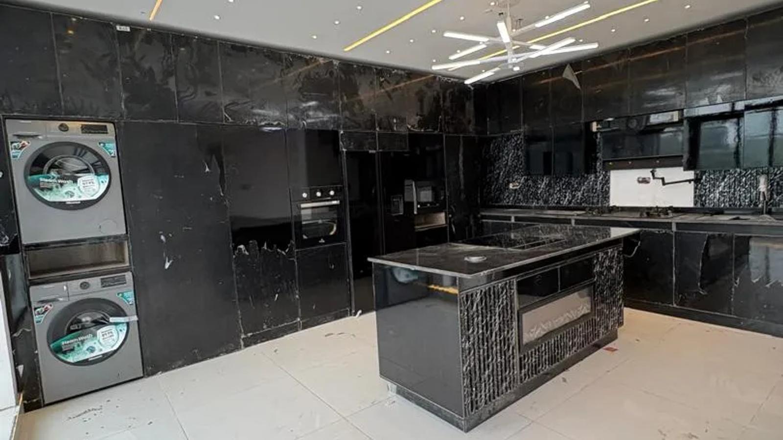5 Bedroom Fully Detached Duplex