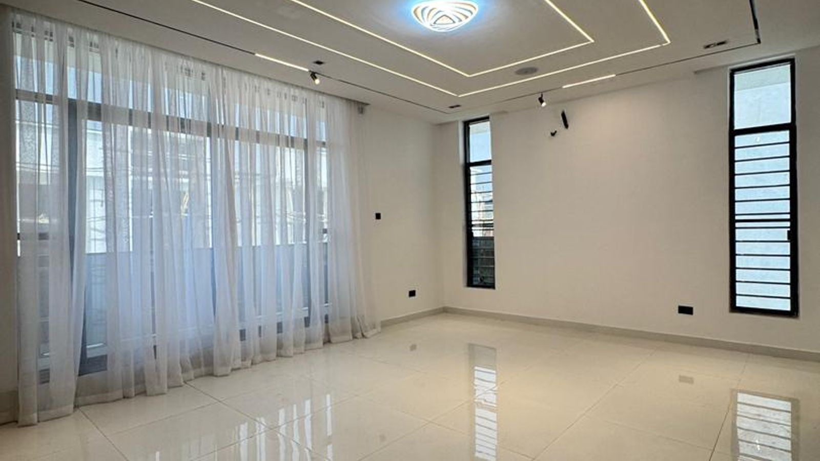 5 Bedroom