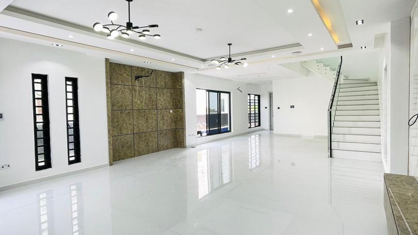 5 Bedroom Fully Detached Duplex