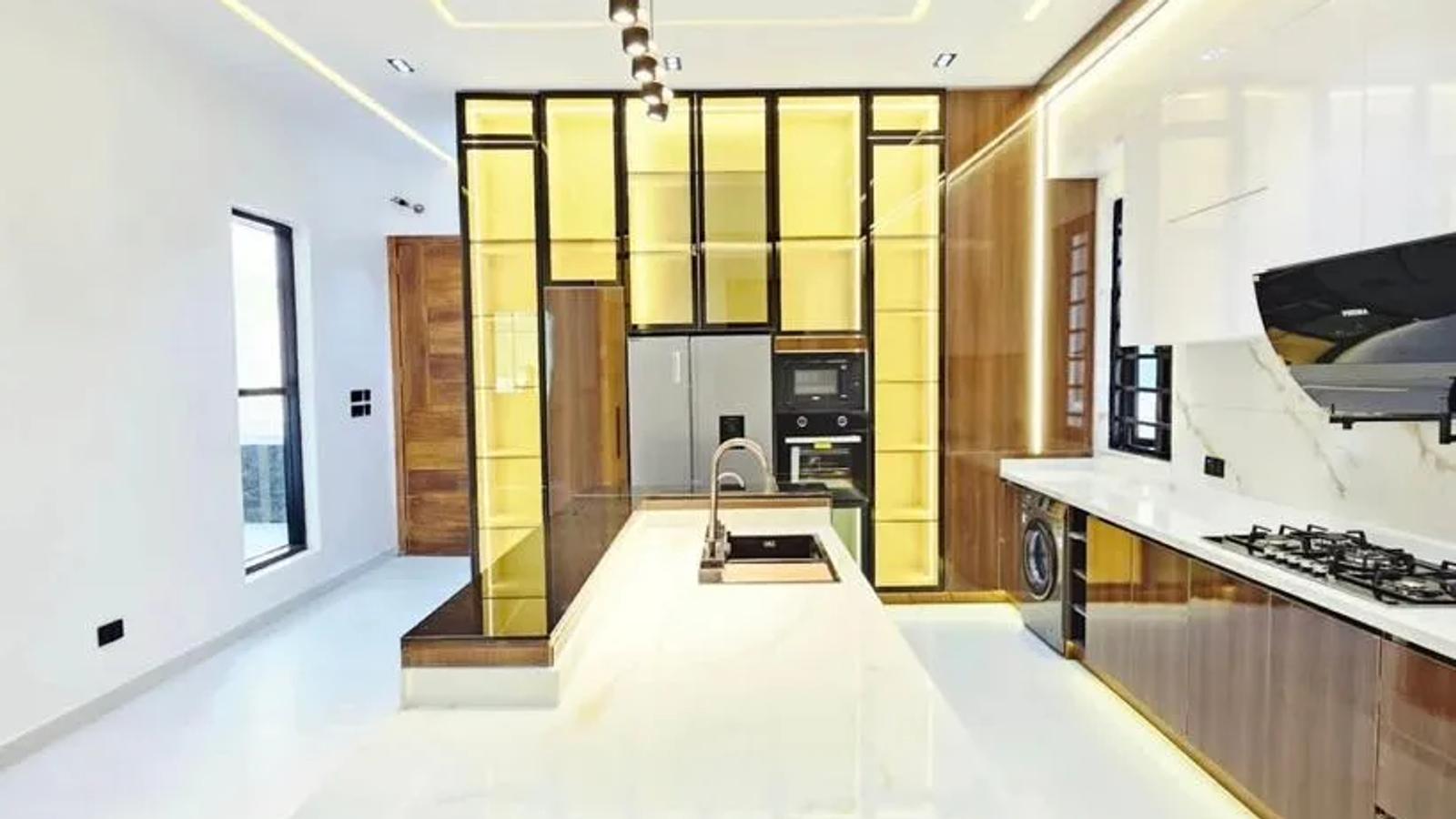 5 Bedroom Fully Detached Duplex