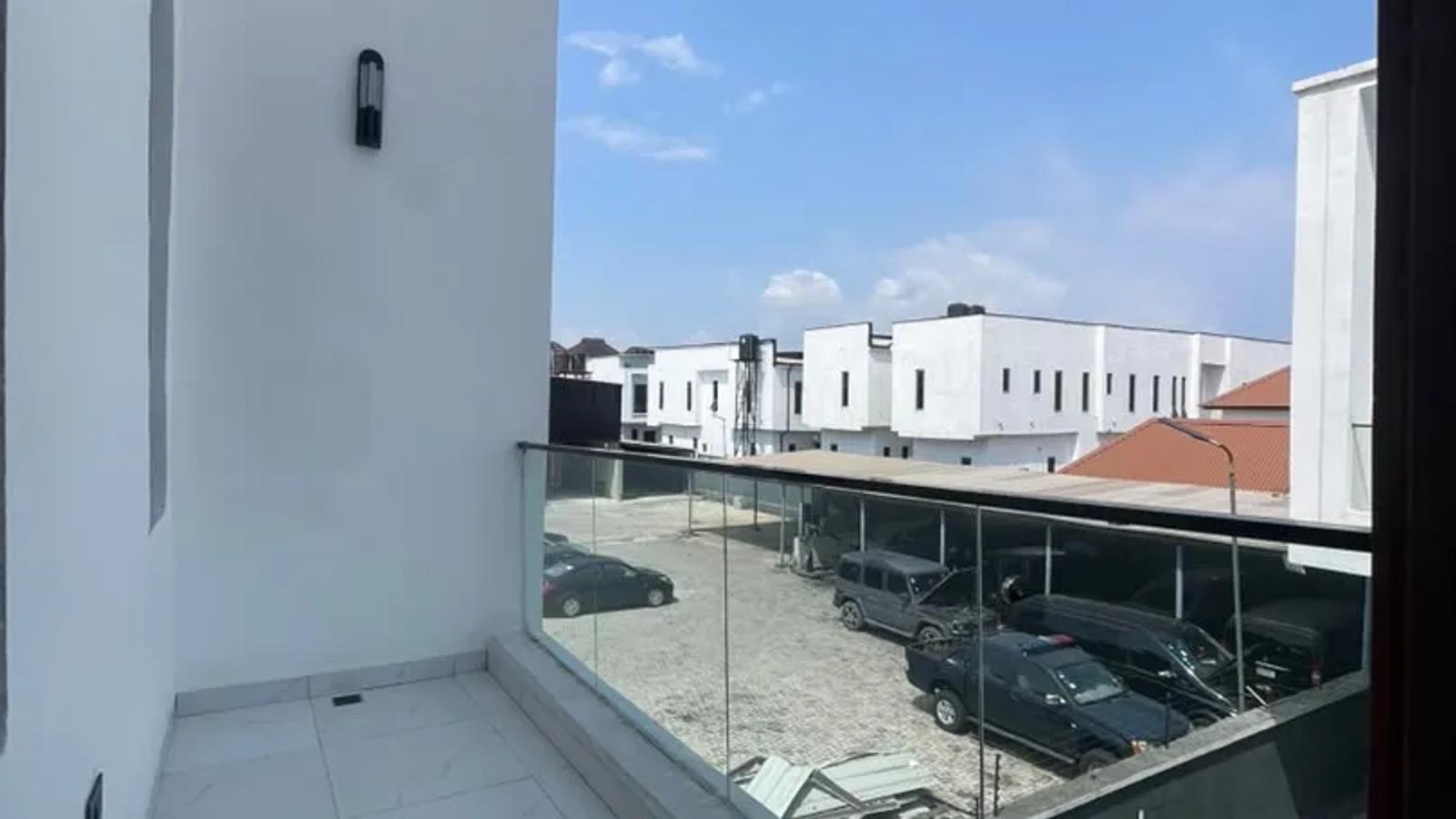 5 Bedroom Fully Detached Duplex