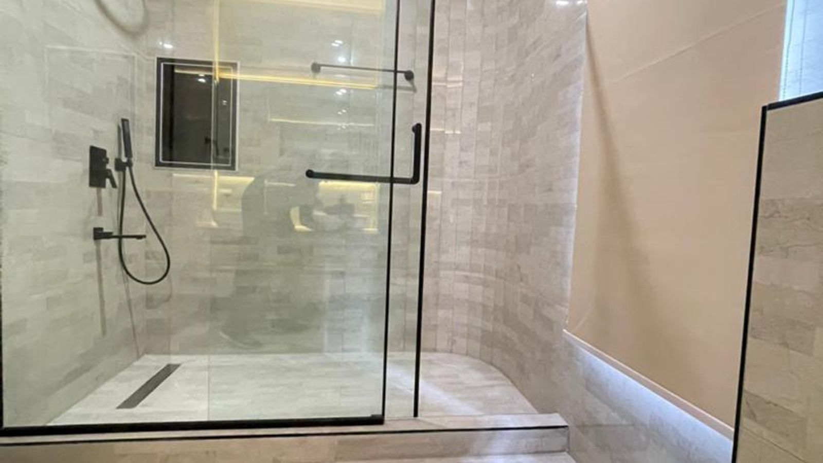 2 &3 Bedroom Apartment