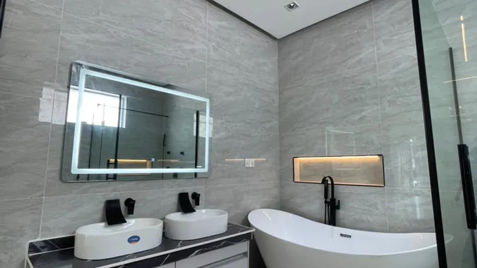 5 Bedroom Fully Detached Duplex
