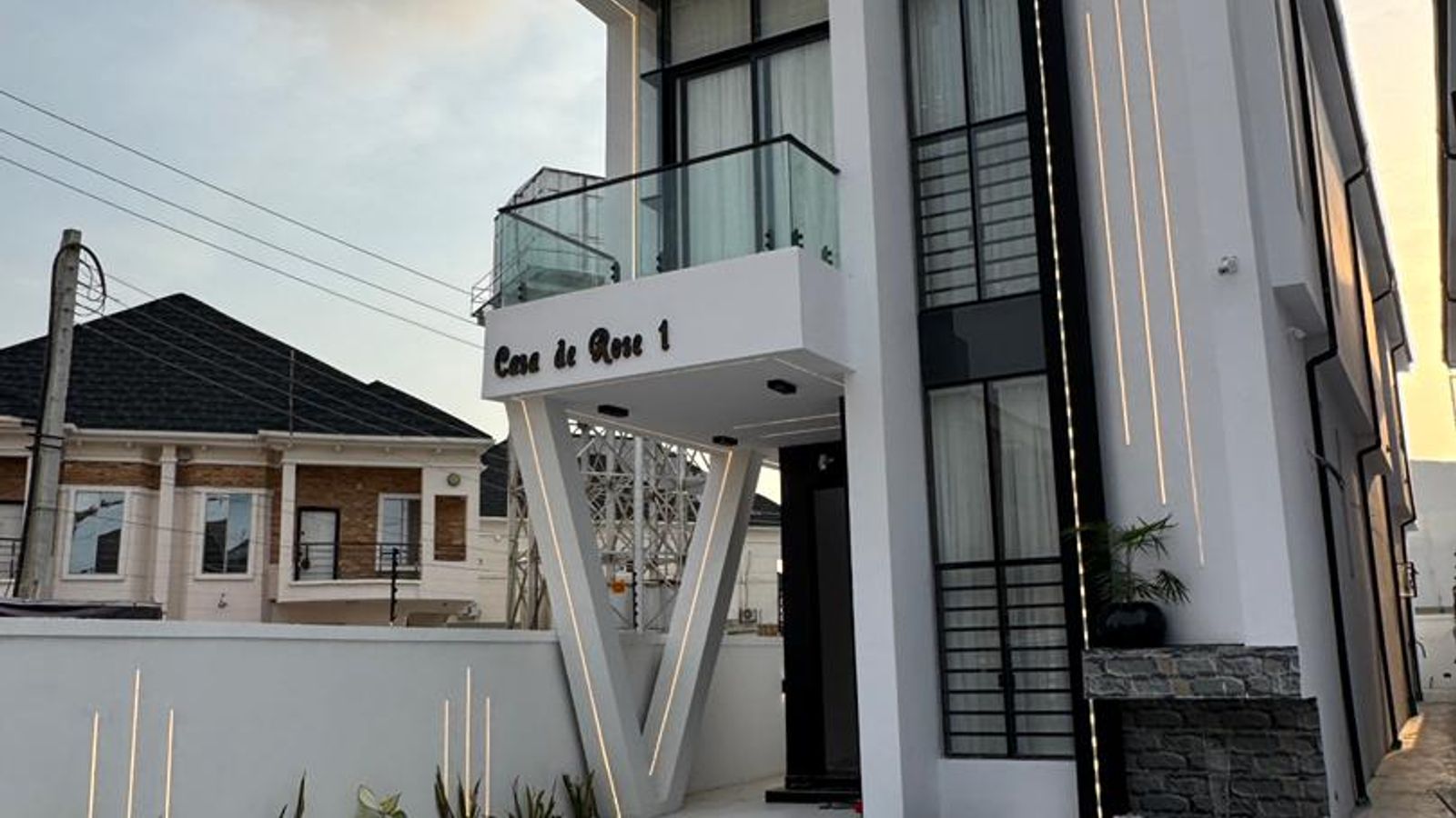 5 Bedroom Fully Detached Duplex