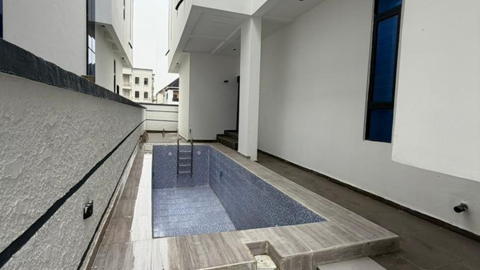 5 Bedroom Fully Detached Duplex