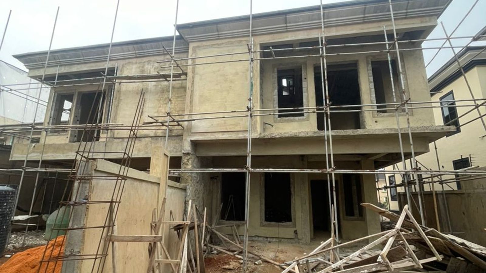 5 Bedroom Fully Detached Duplex