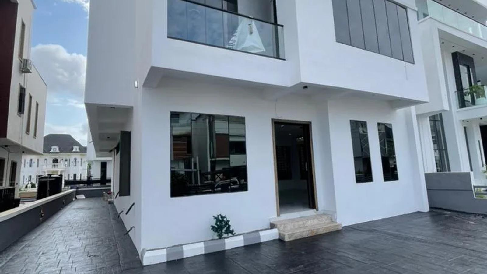 5 Bedroom Fully Detached Duplex