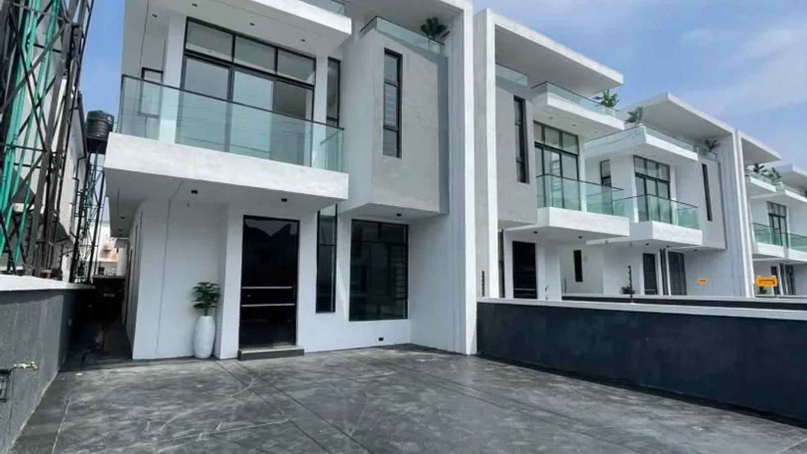 4 BEDROOM SEMI-DETACHED DUPLEX WITH BQ