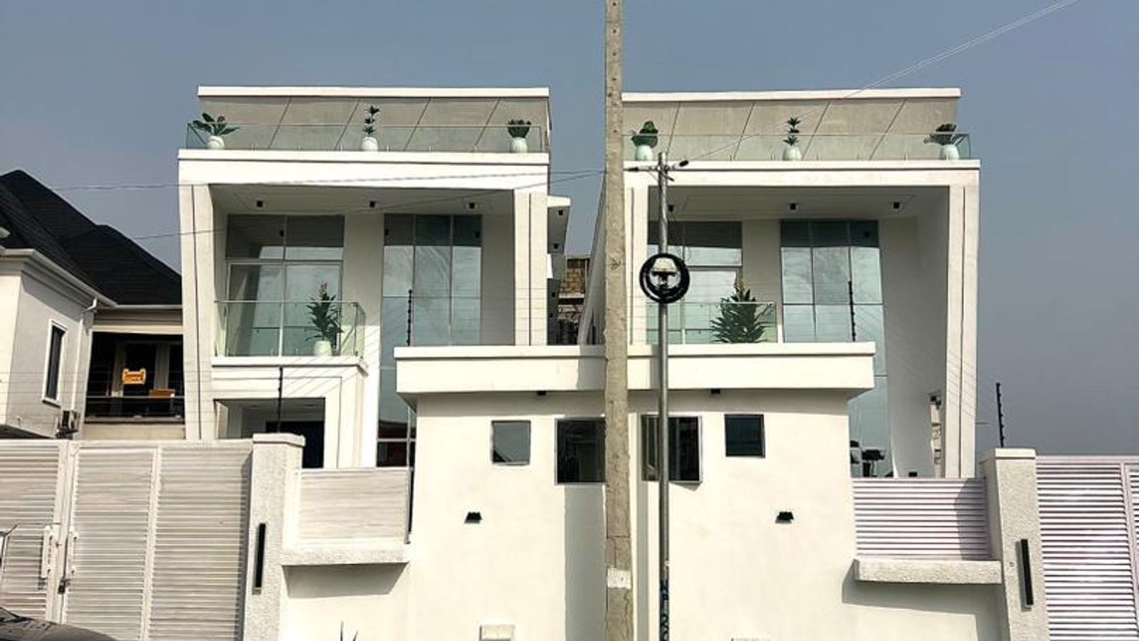 5 Bedroom Fully Detached Duplex