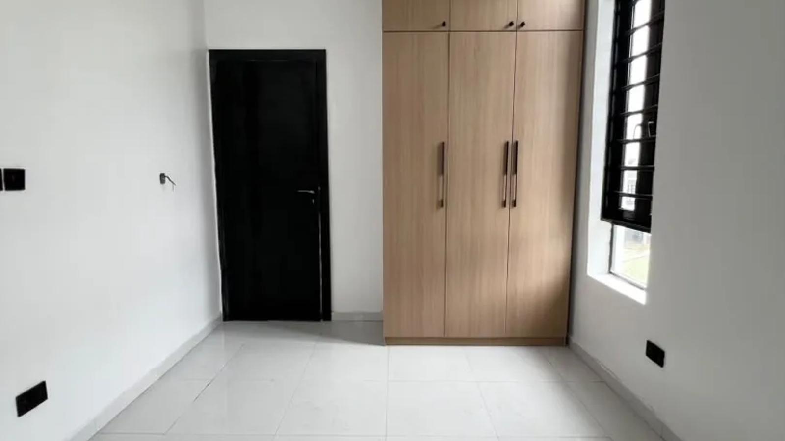 4 Bedroom Fully Detached Duplex