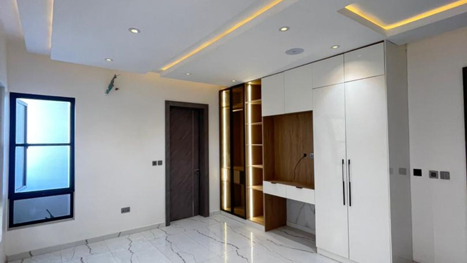 5 Bedroom Fully Detached Duplex