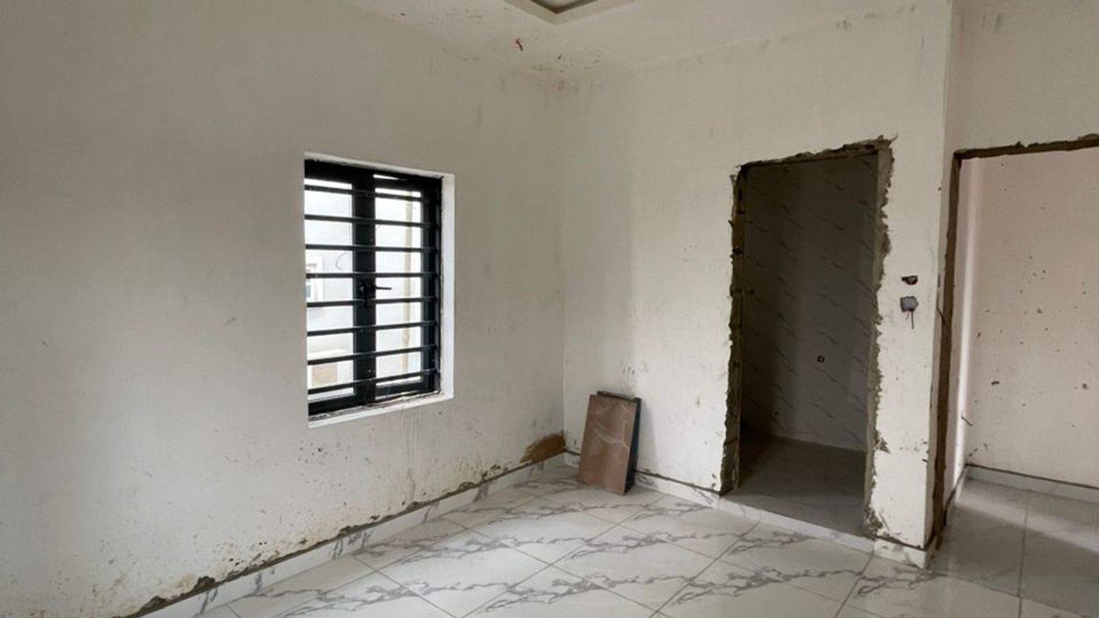 6 Bedroom Fully Detached Duplex