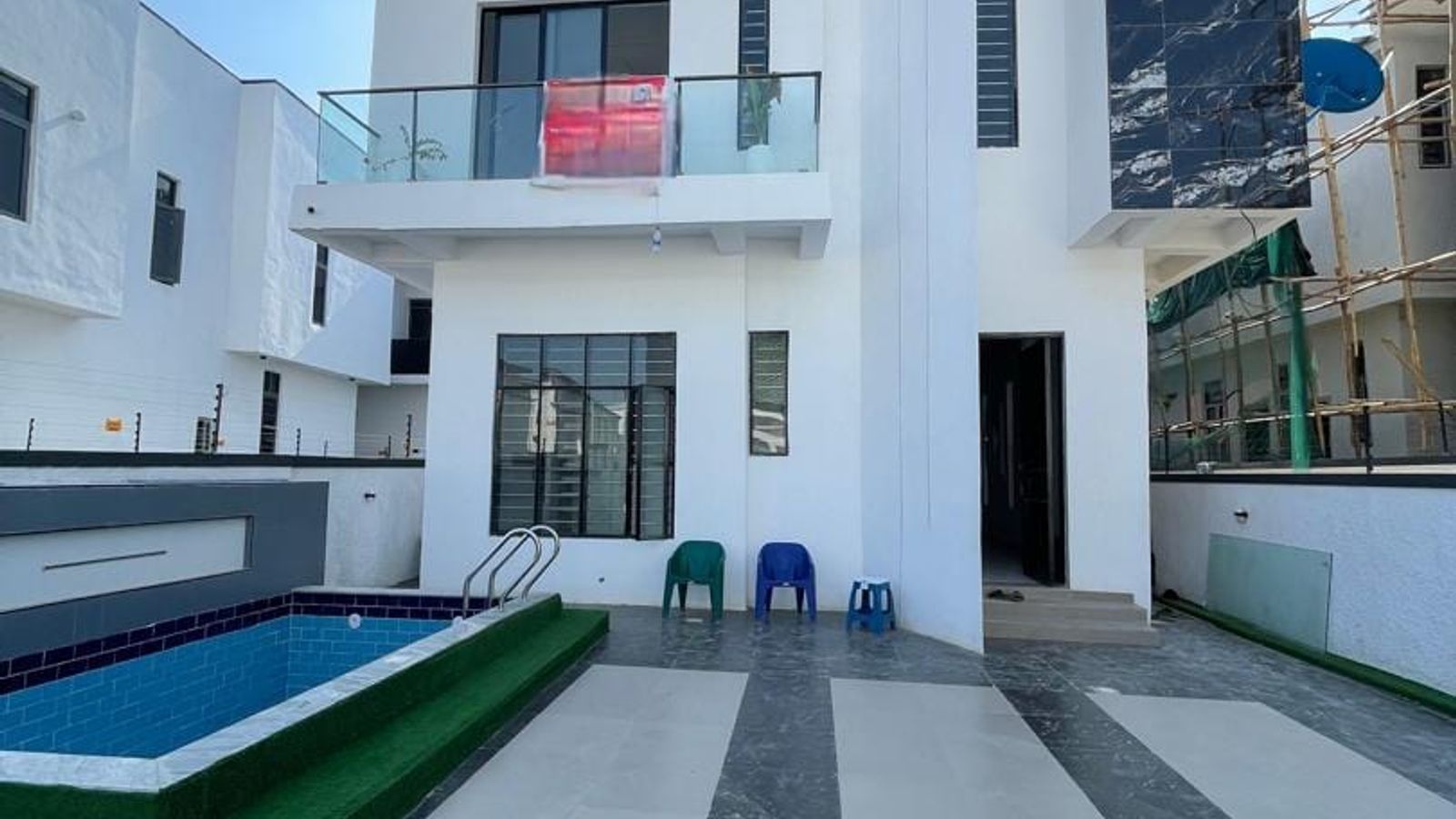 5 Bedroom Fully Detached Duplex