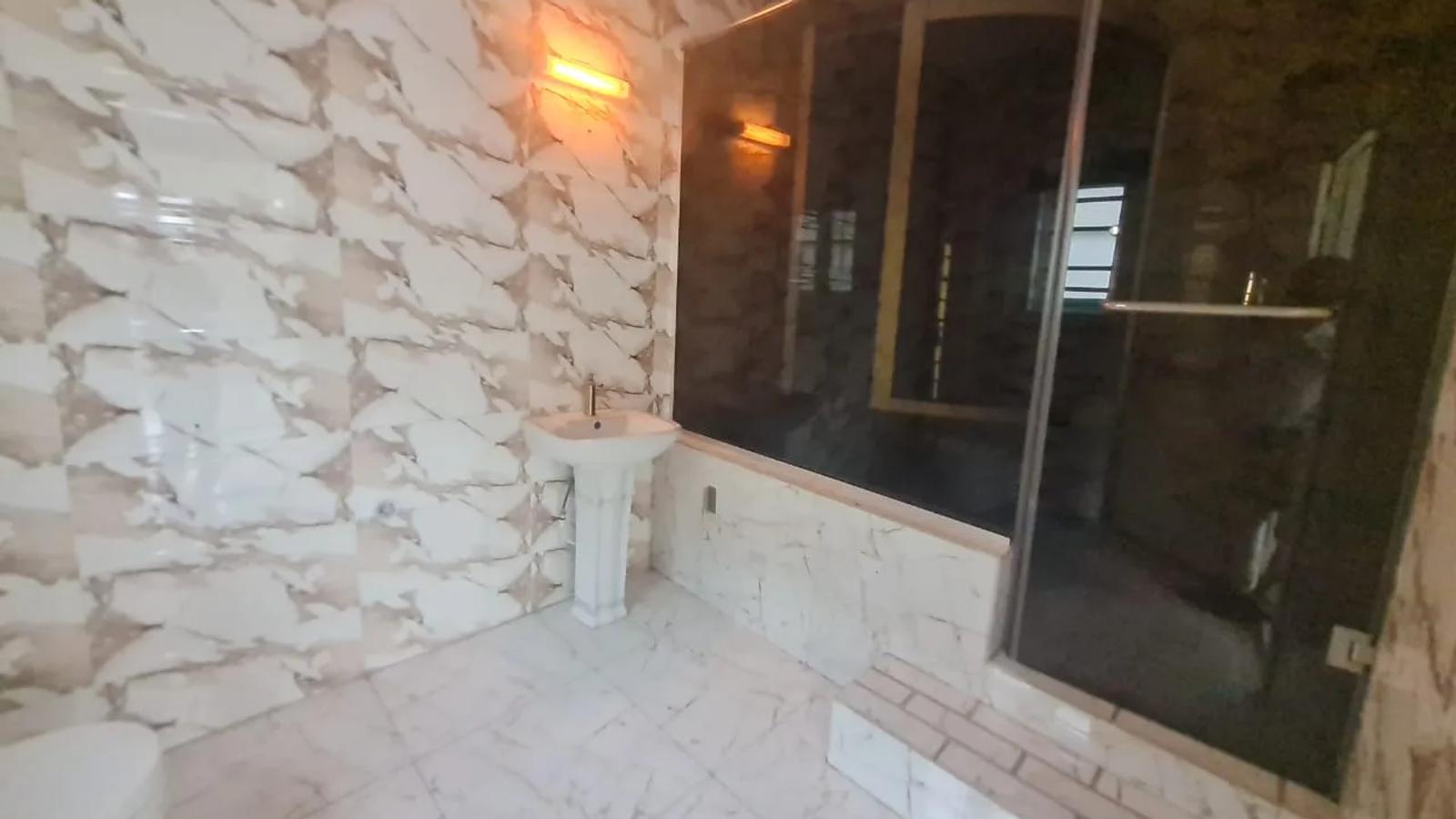 5 Bedroom Fully Detached Duplex