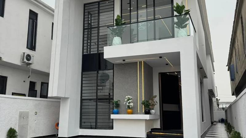 5 Bedroom Fully Detached Duplex