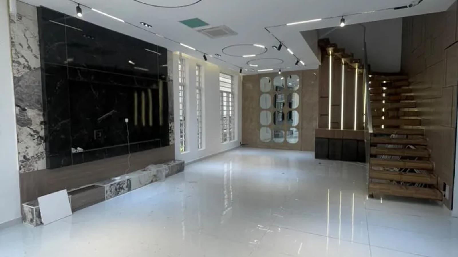 5 Bedroom Fully Detached Duplex