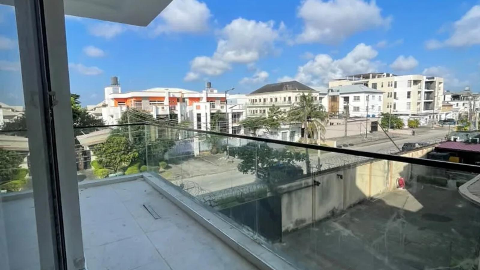 5 Bedroom Fully Detached Duplex