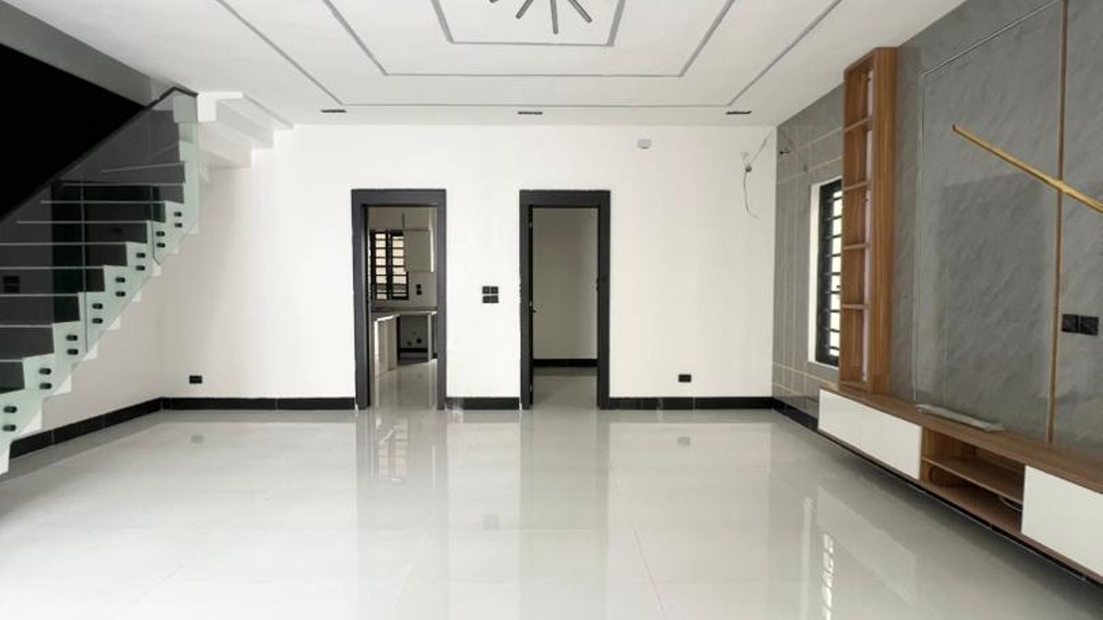 5 Bedroom Fully Detached Duplex