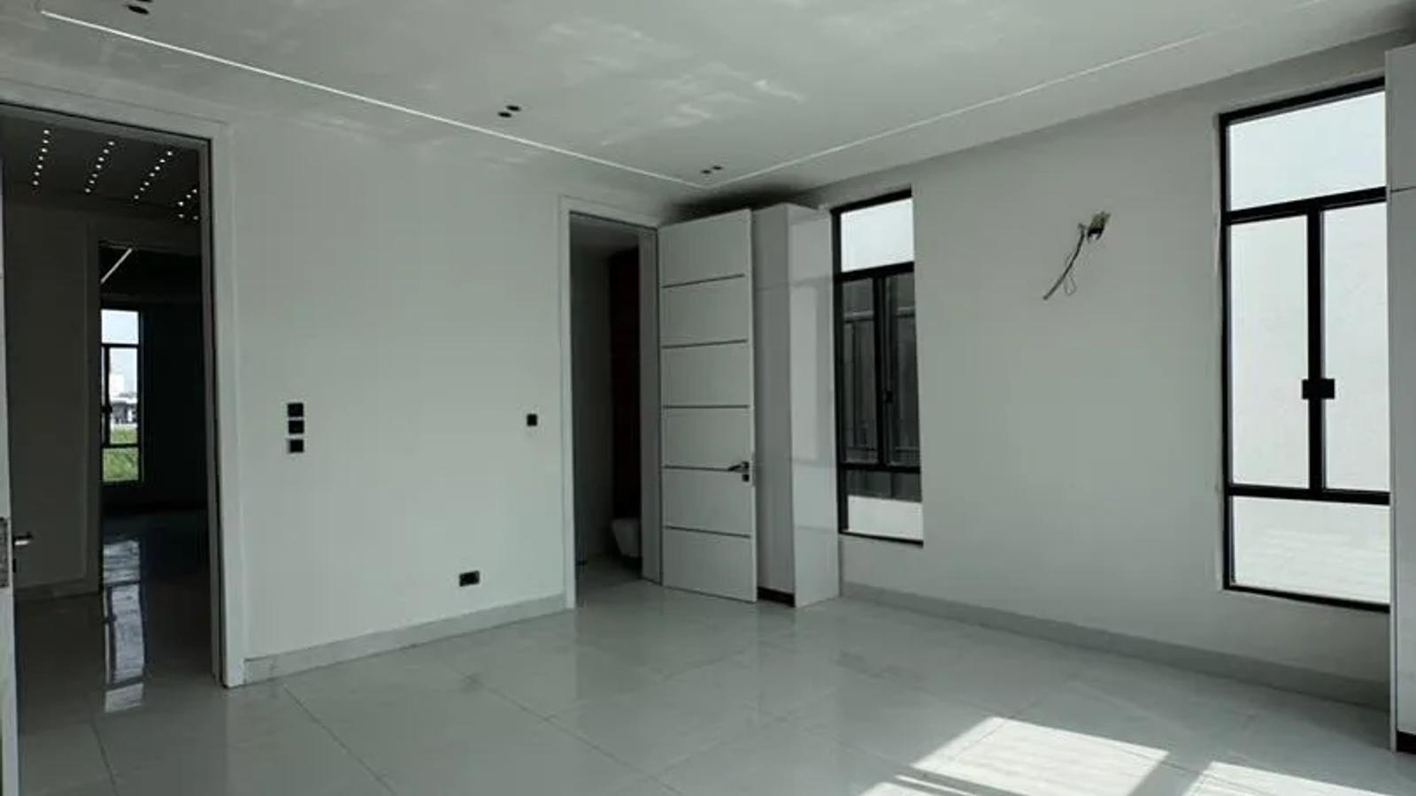 5 Bedroom Fully Detached Duplex