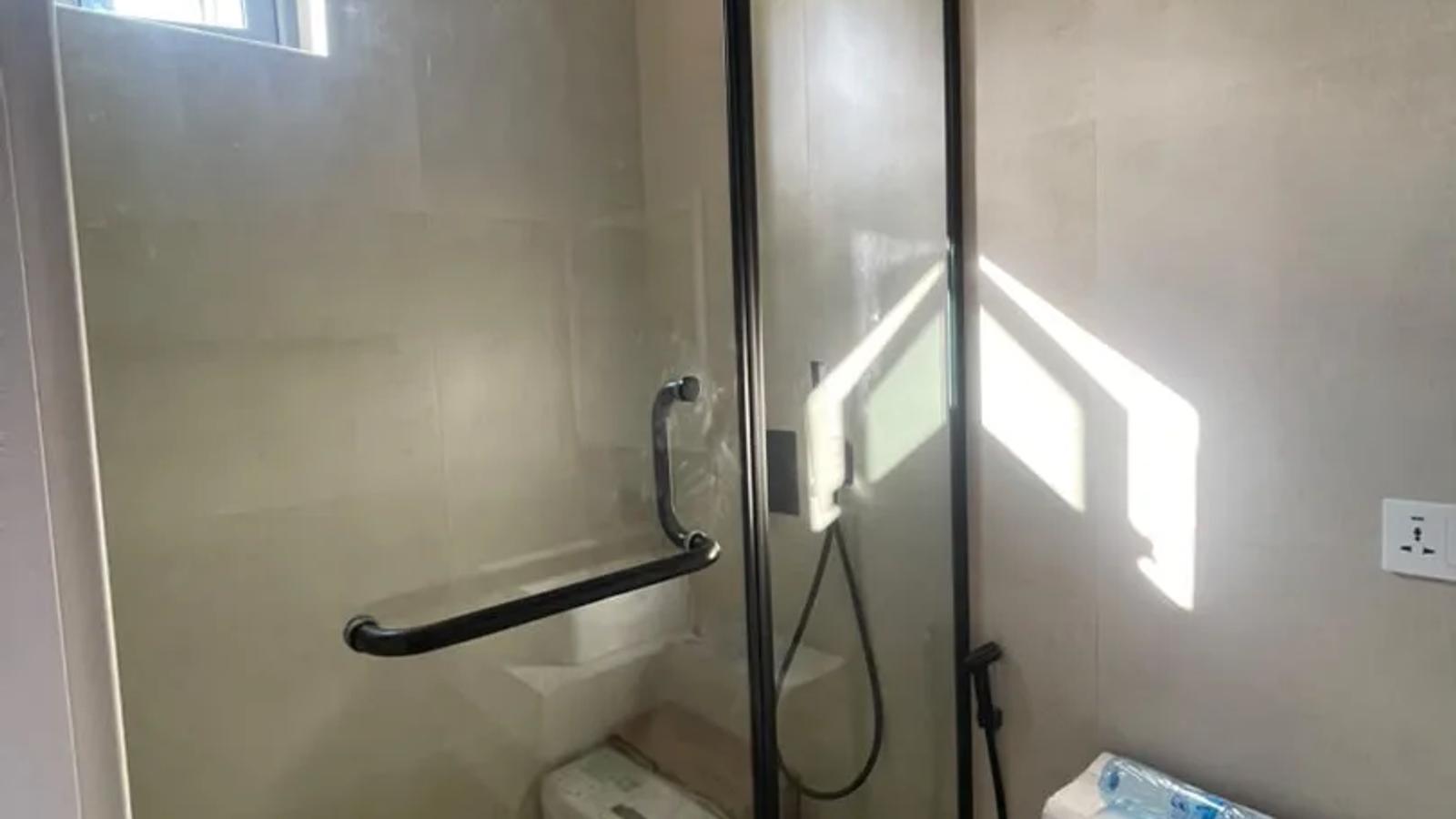 5 Bedroom Fully Detached Duplex