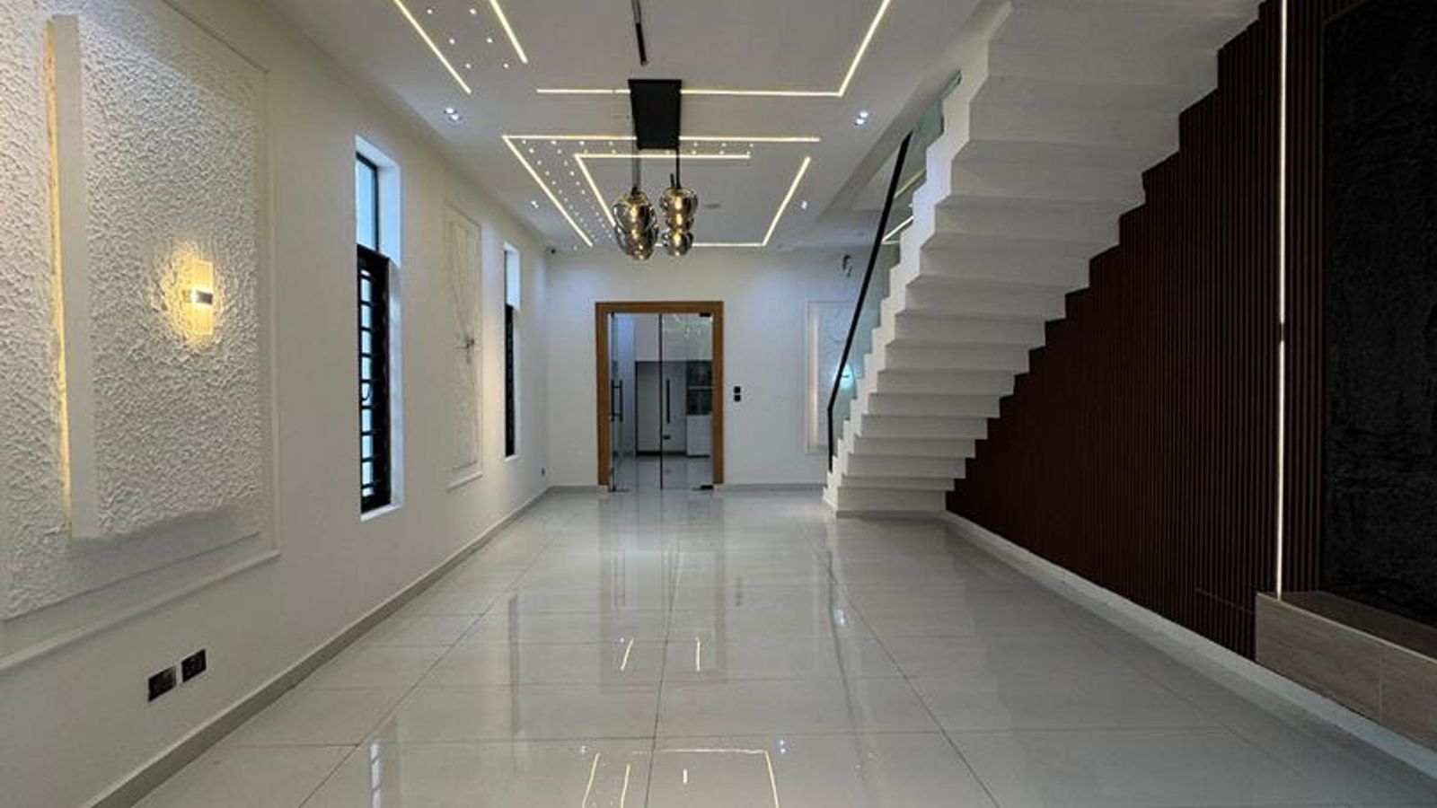 5 Bedroom Fully Detached Duplex