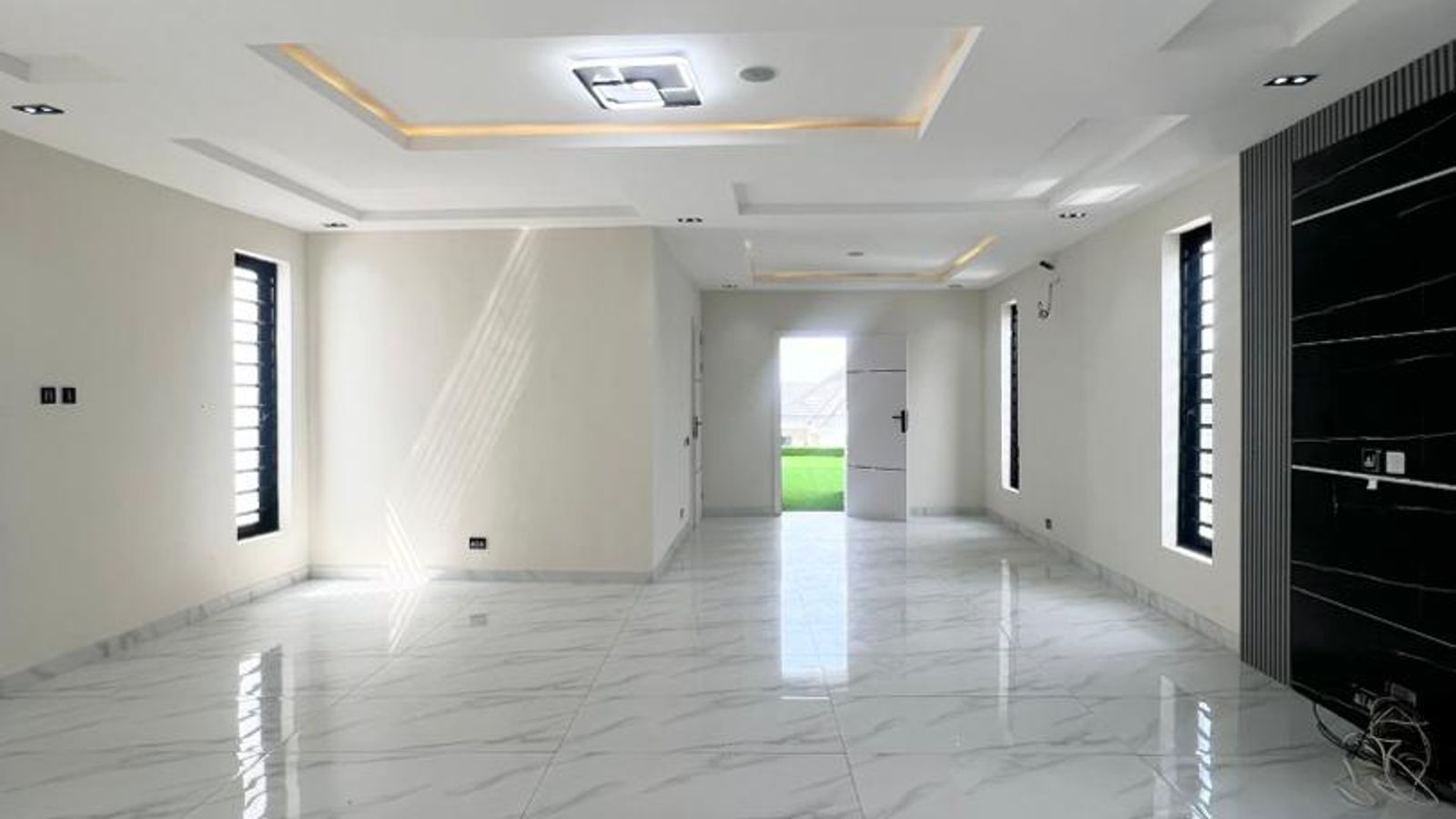 5 Bedroom Fully Detached Duplex