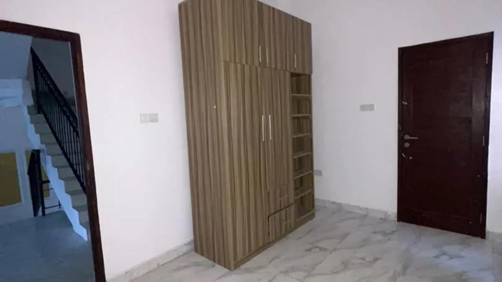 5 Bedroom Semi Detached Duplex