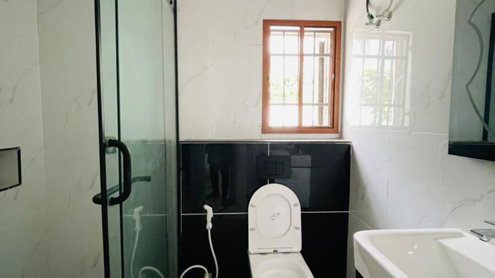 5 Bedroom Fully Detached Duplex