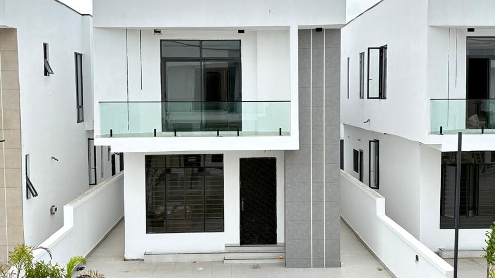 4 Bedroom Fully Detached Duplex