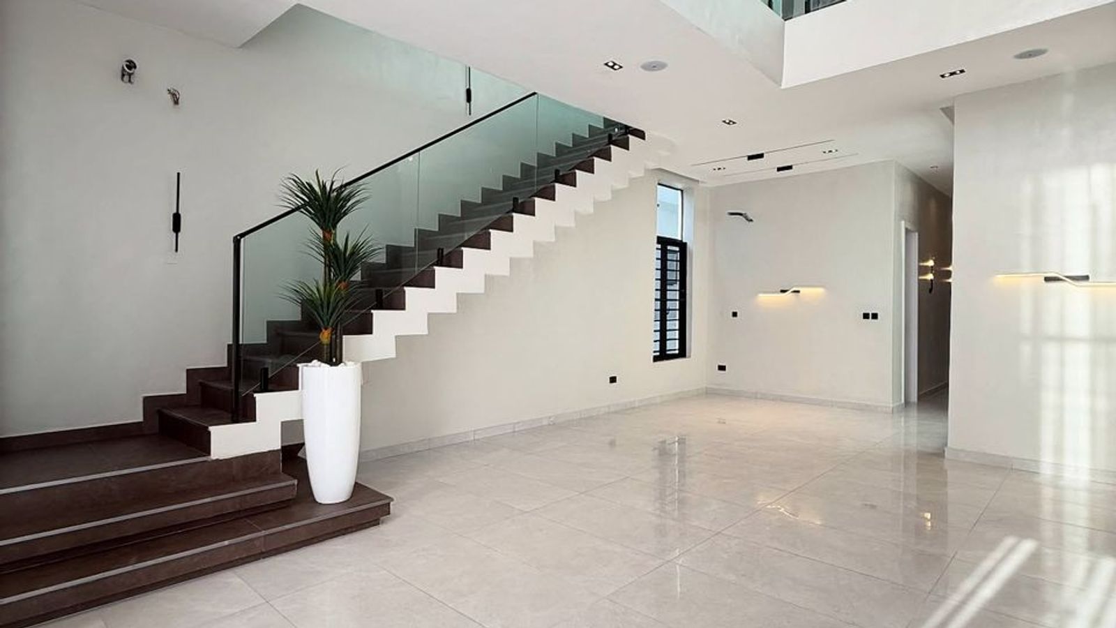 5 Bedroom Fully Detached Terrace Duplex