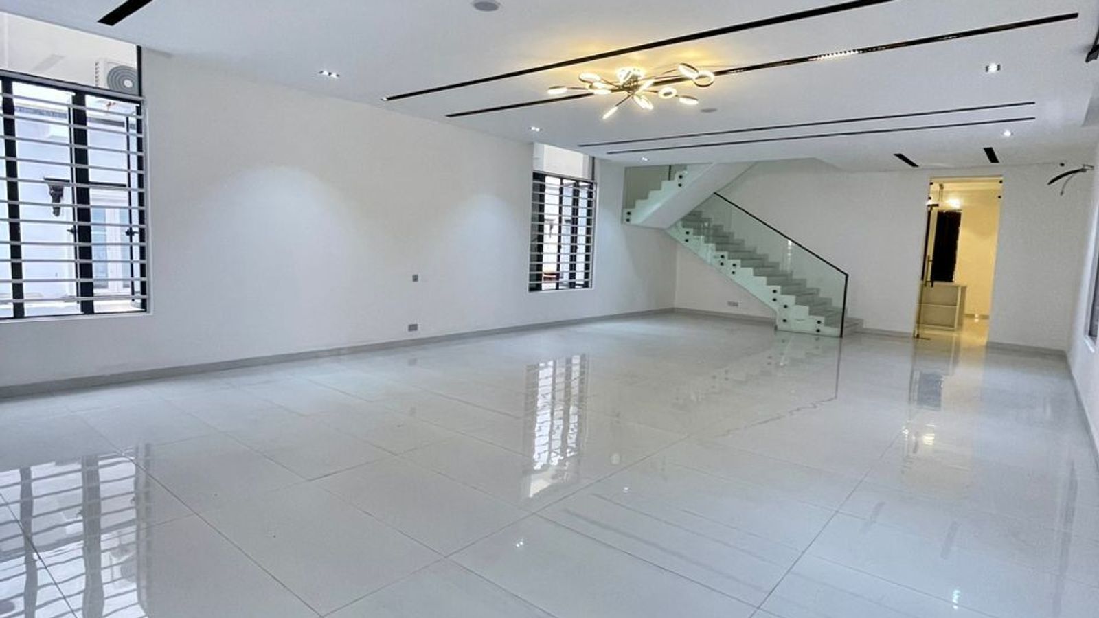 5 Bedroom Fully Detached Duplex