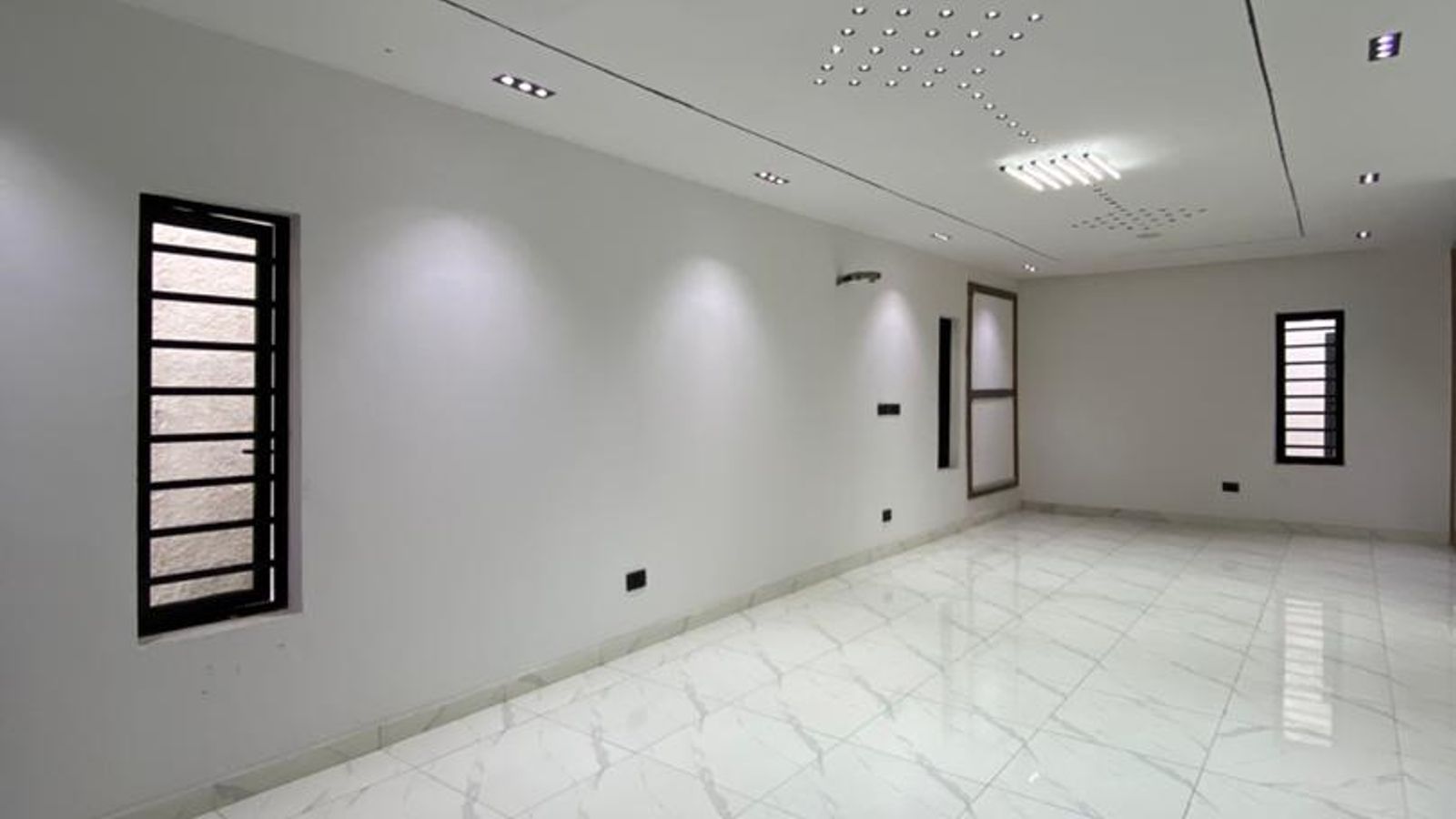 5 Bedroom Fully Detached Duplex