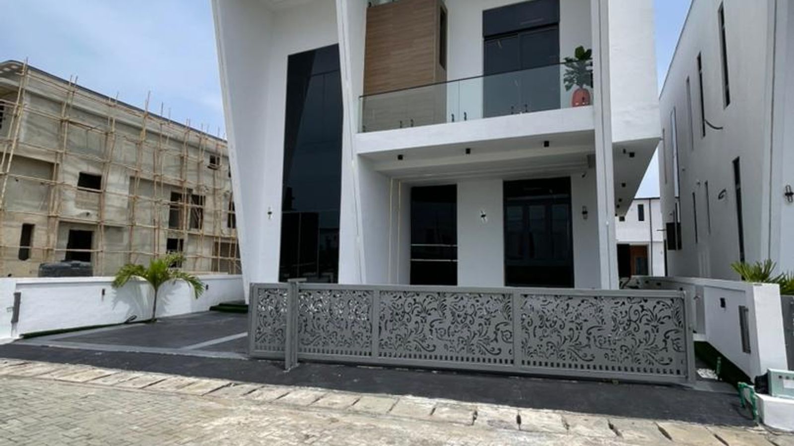 5 Bedroom Fully Detached Duplex