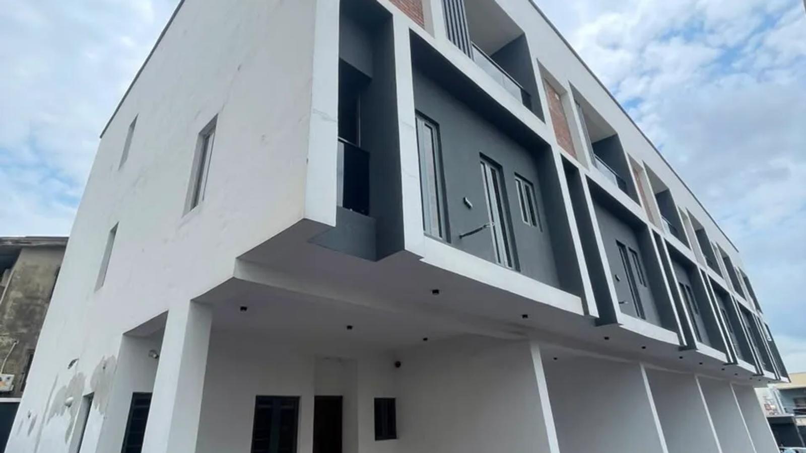 4 BEDROOM TERRACE WITH BQ