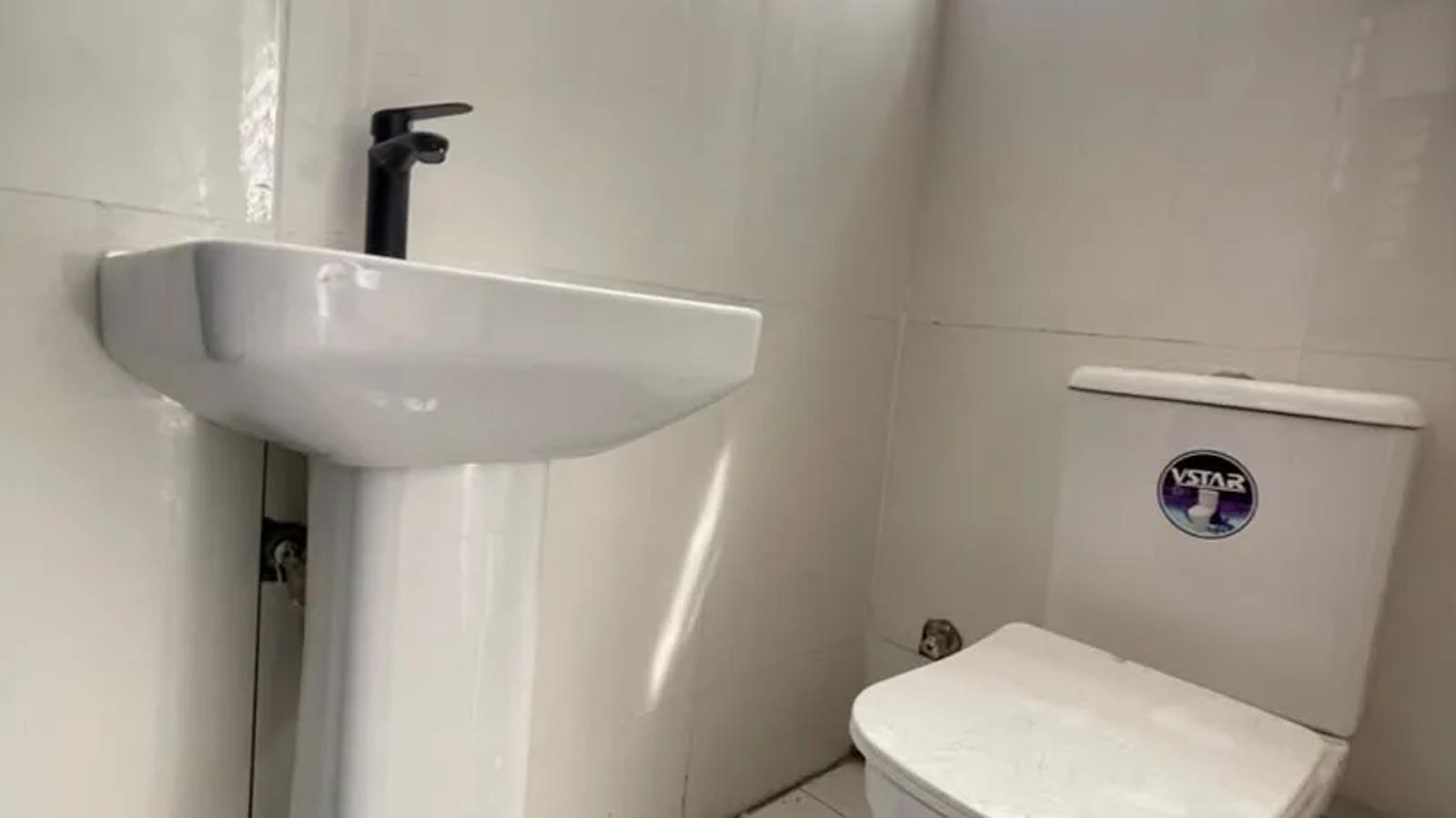 4 BEDROOM FULLY-DETACHED DUPLEX WITH BQ