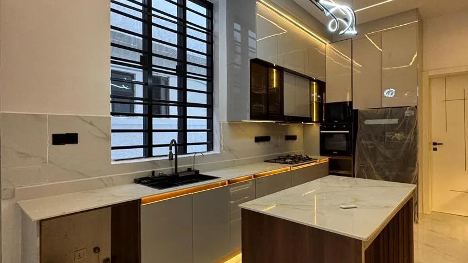 5 Bedroom Fully Detached Duplex