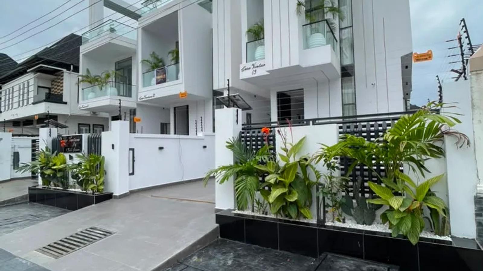 5 Bedroom Fully Detached Duplex