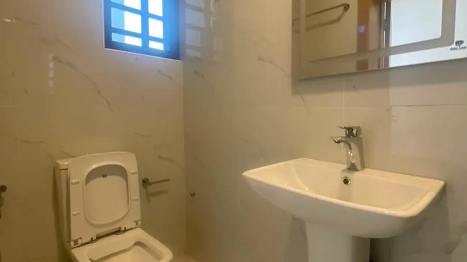 4 BEDROOM MAISONETTE WITH BQ
