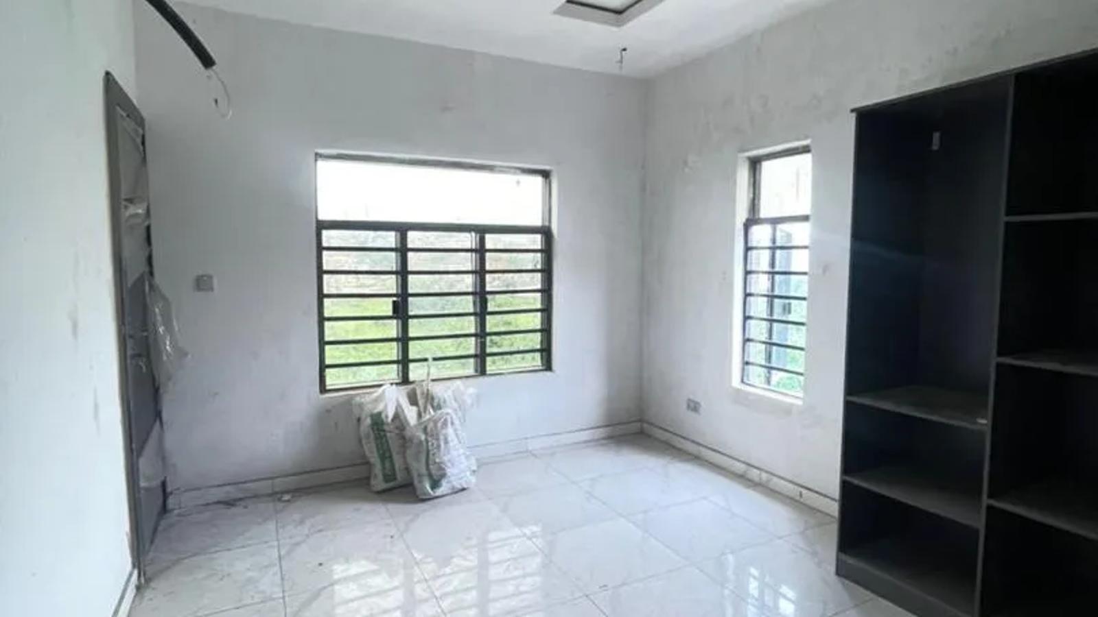 5 Bedroom Fully Detached Duplex