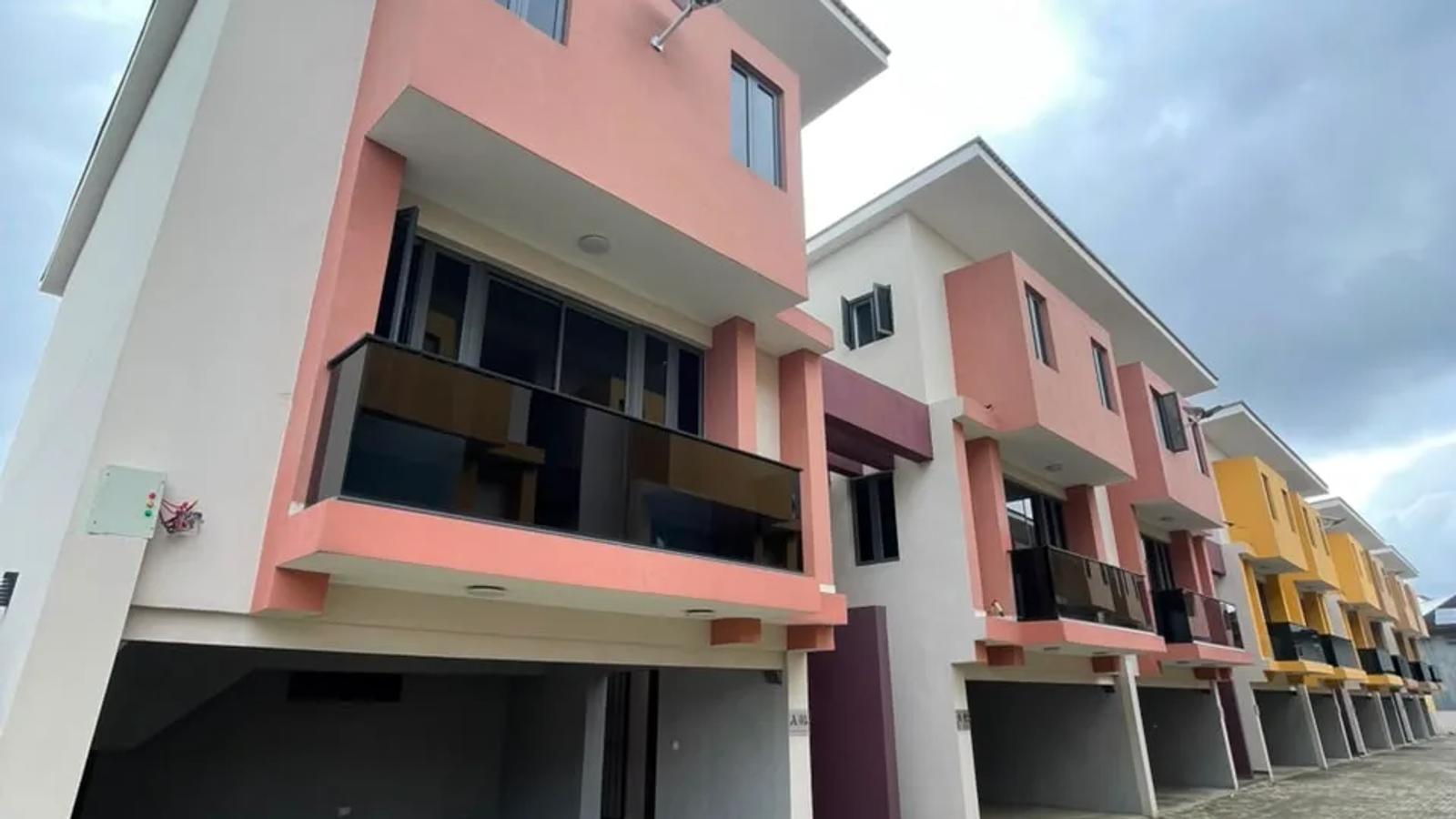 4 BEDROOM TERRACE WITH BQ