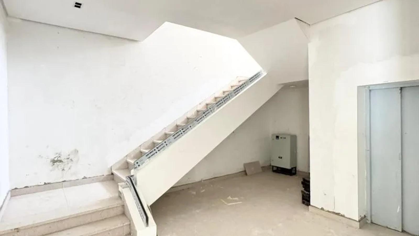 6 Bedroom Fully Detached Duplex
